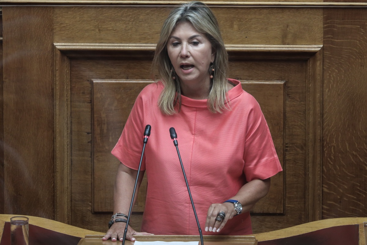 Μακρή: Μόνο εάν υπάρξει έξαρση κρουσμάτων θα κλείσουν τα σχολεία