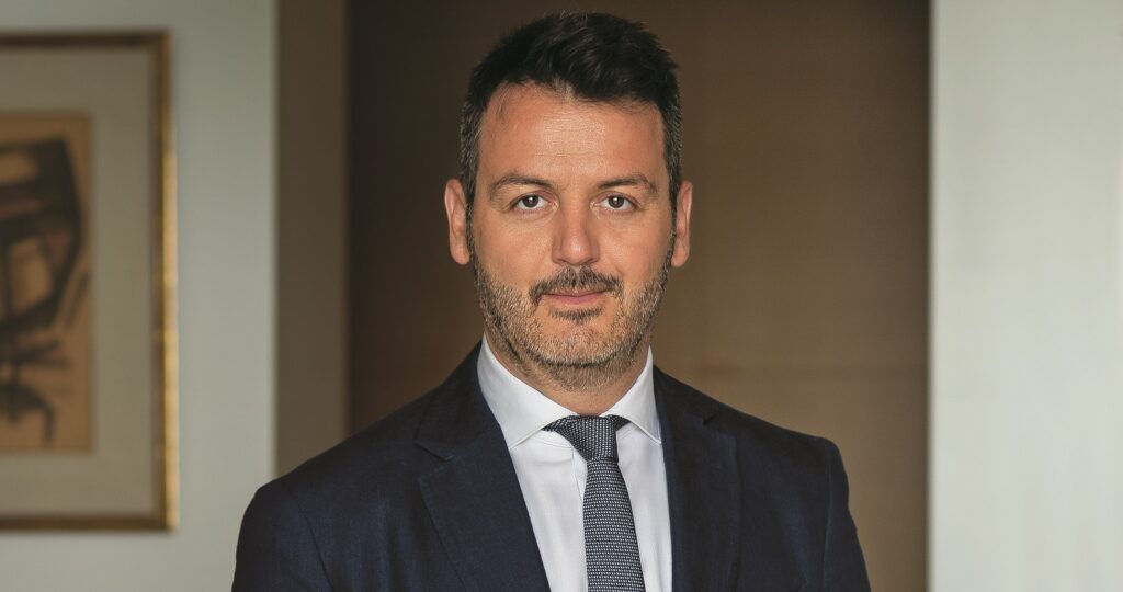 Πώς ξεπούλησε το Πλαίσιο εν μέσω πανδημίας και με κλειστά καταστήματα