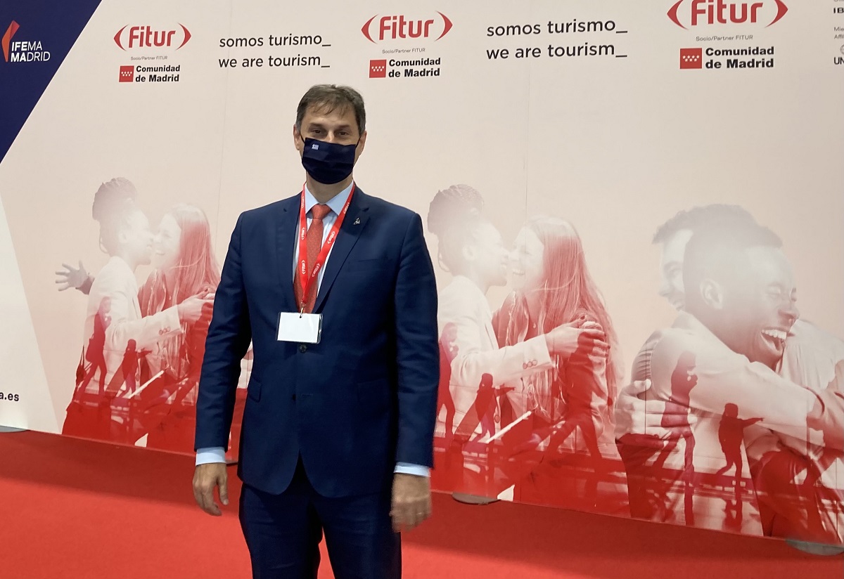 Χ. Θεοχάρης: Συναντήσεις στη Διεθνή Έκθεση Τουρισμού FITUR