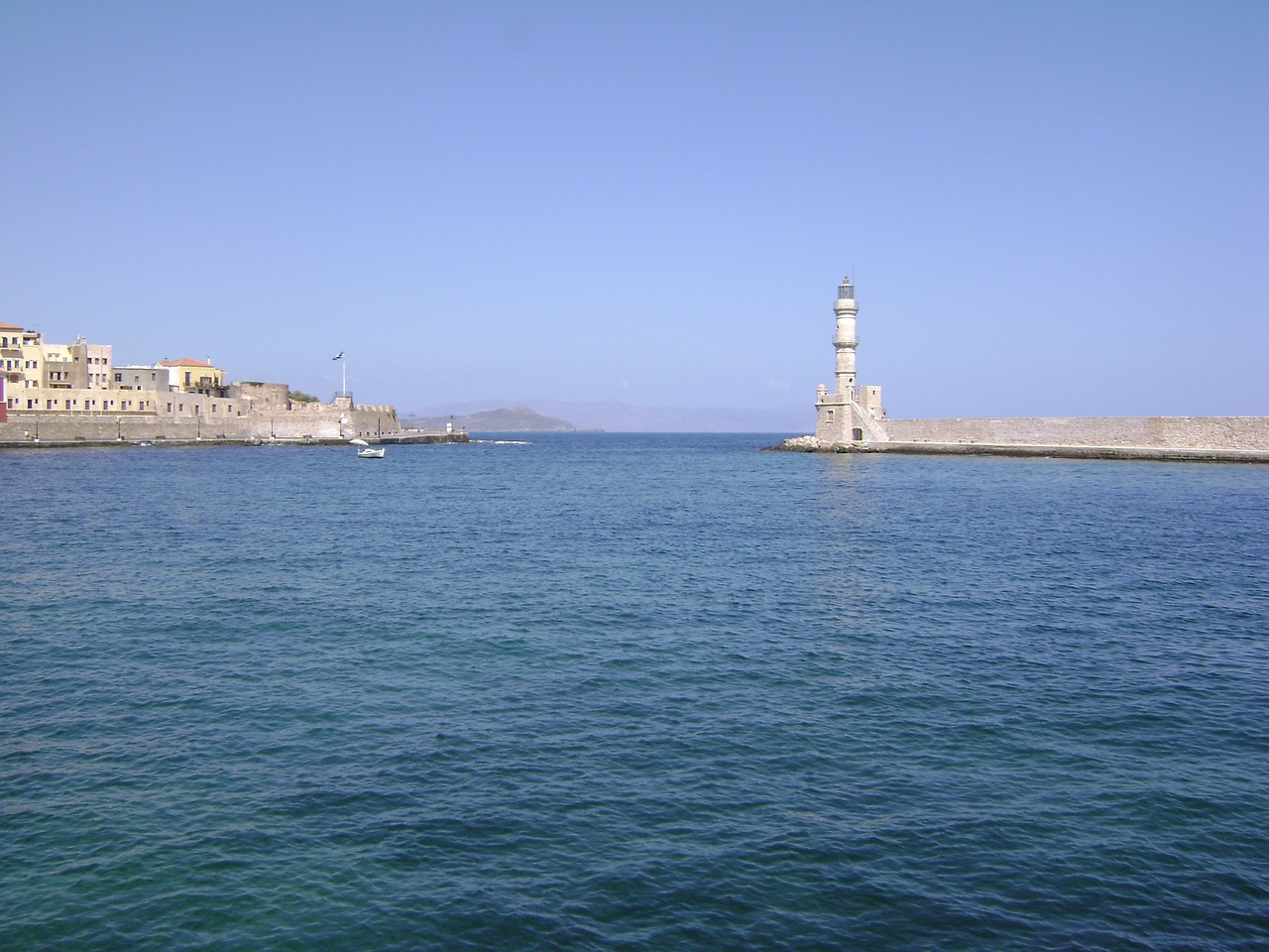 Μίνι lockdown με βραδινή απαγόρευση κυκλοφορίας σε Ζάκυνθο και Χανιά