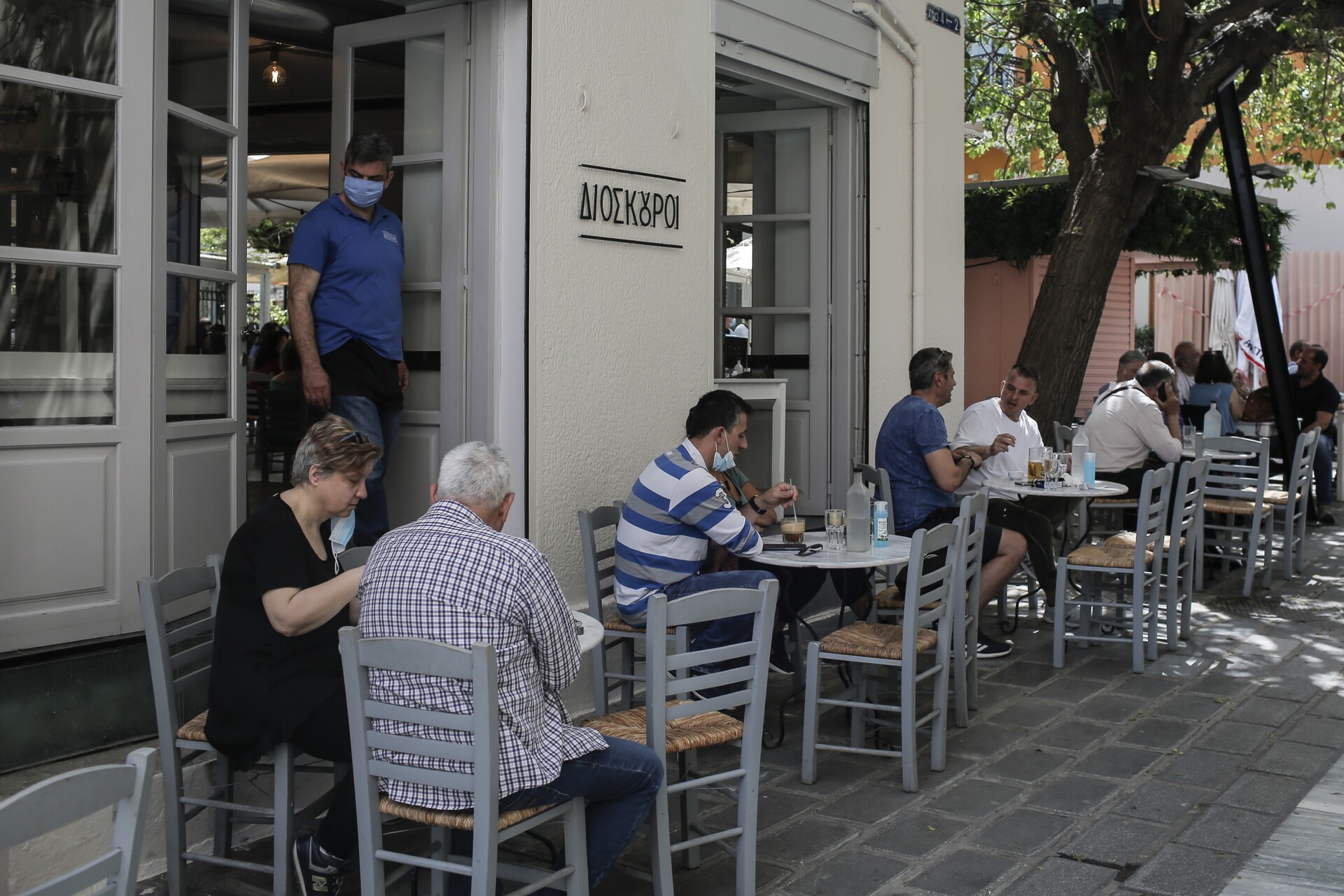 Εστίαση: Δισταγμός και αισιοδοξία στην πρώτη μέρα λειτουργίας