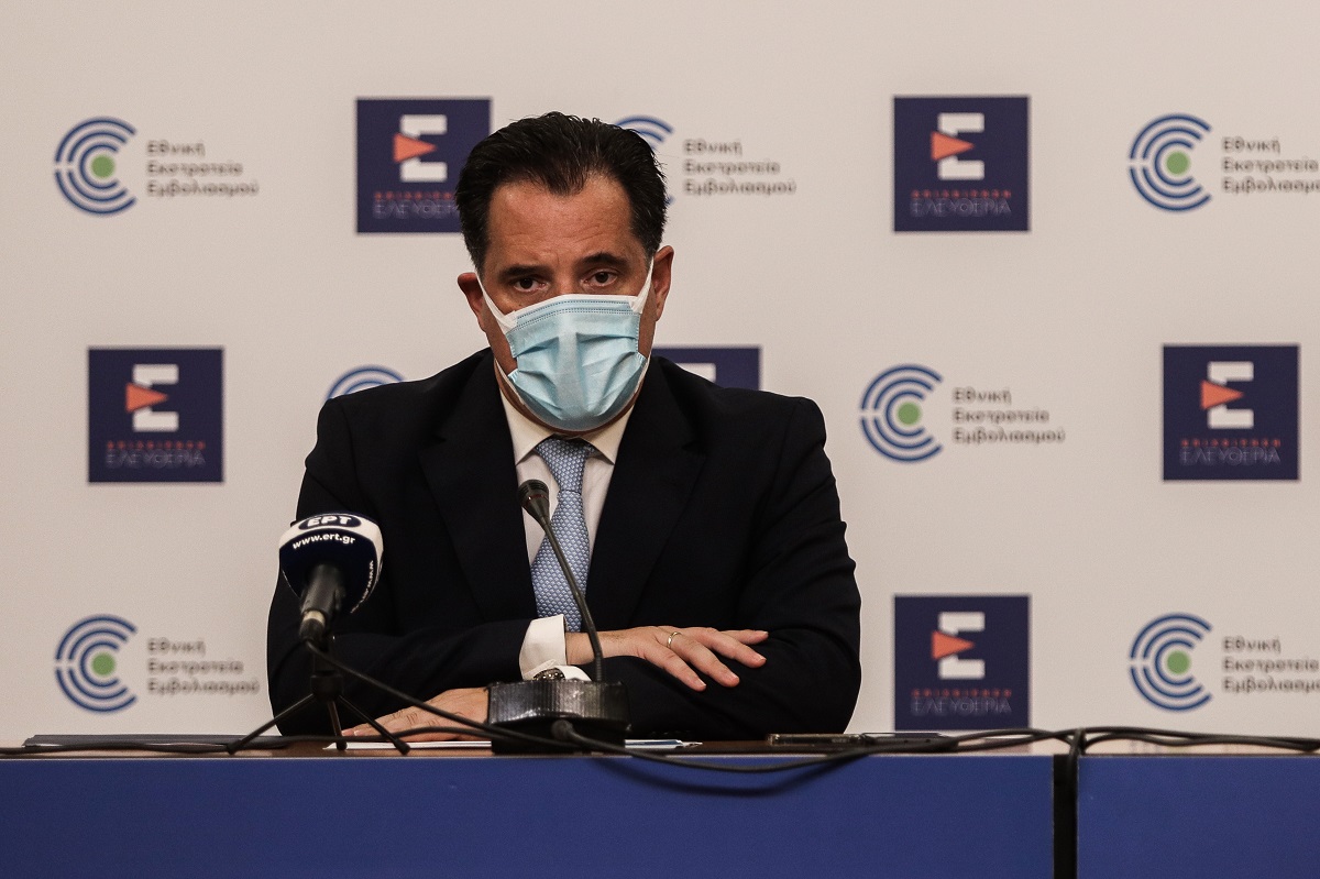 Γεωργιάδης: Προς άνοιγμα της εστίασης και στους κλειστούς χώρους