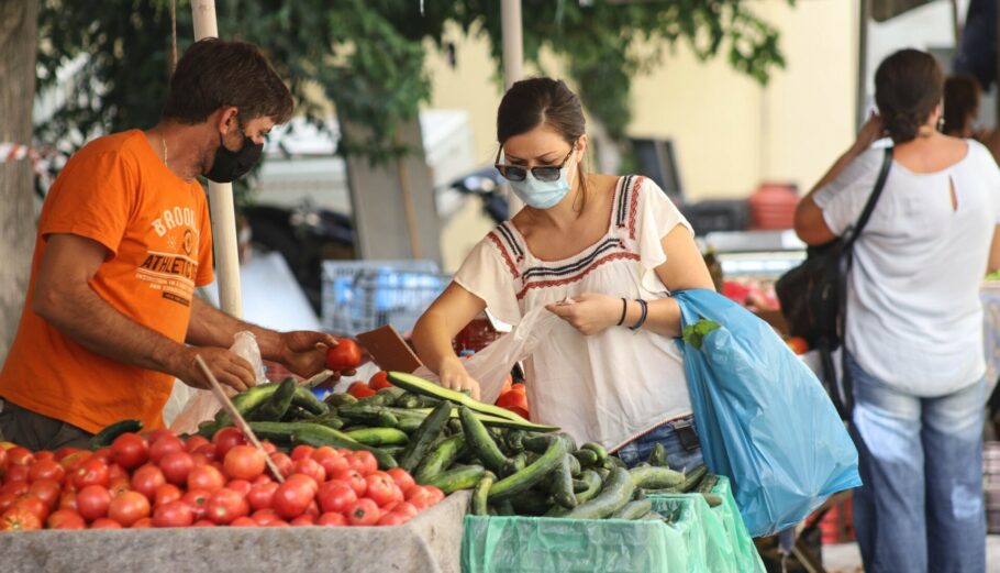 ΠΟΣΠΛΑ: Να εξεταστεί η άρση περιοριστικών μέτρων στις λαϊκές αγορές