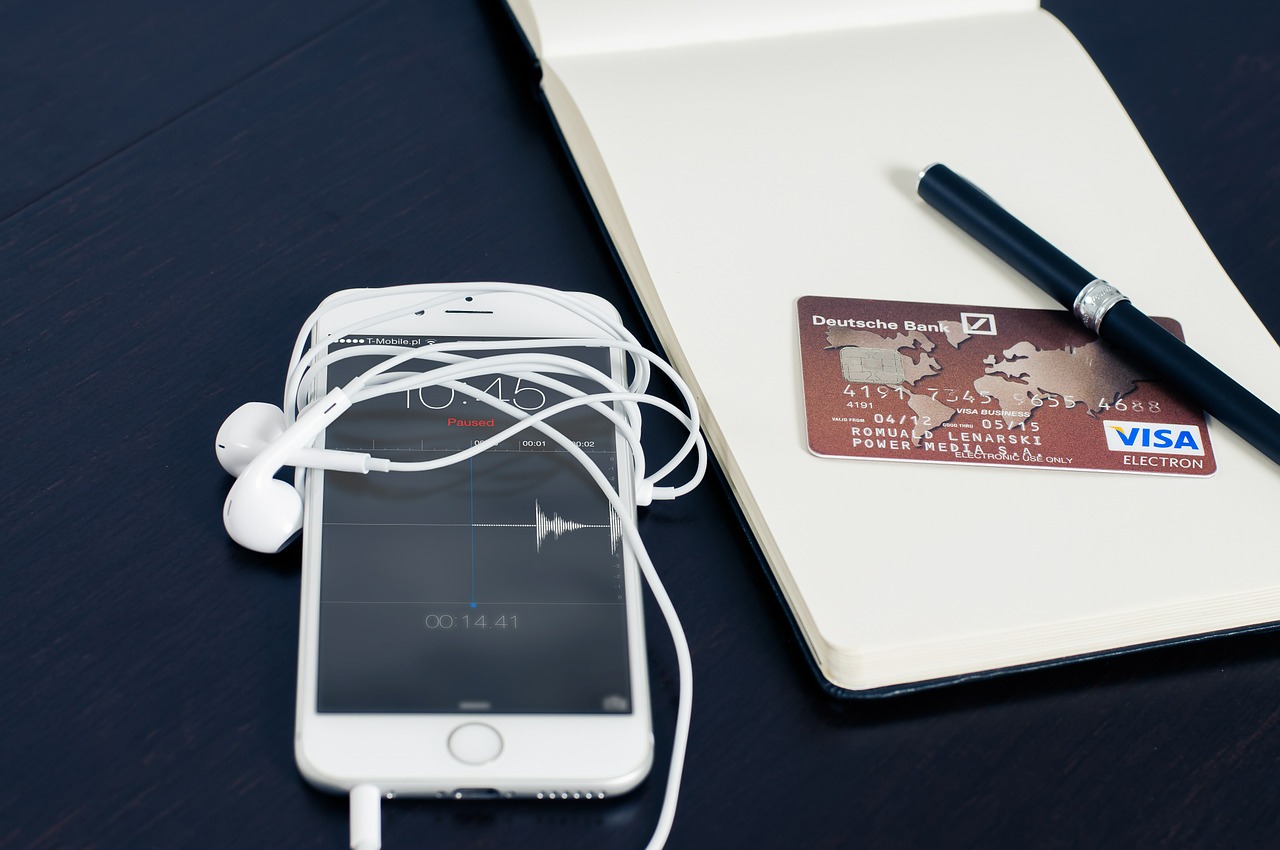 Visa: Διπλασιάστηκε το ηλεκτρονικό εμπόριο τον τελευταίο χρόνο