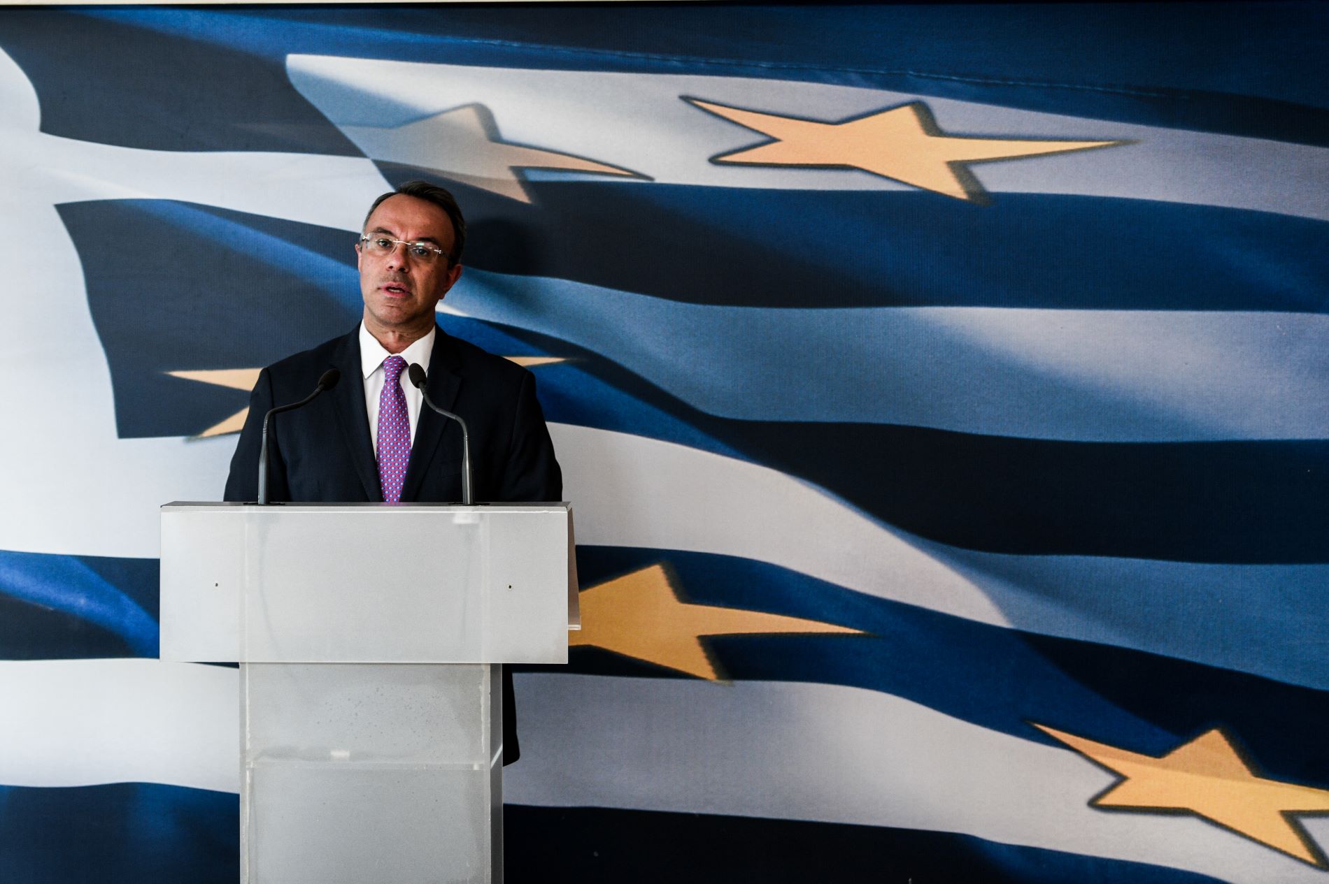 Σταϊκούρας: Τηλεδιάσκεψη με τους τραπεζίτες για ρευστότητα στις ΜμΕ