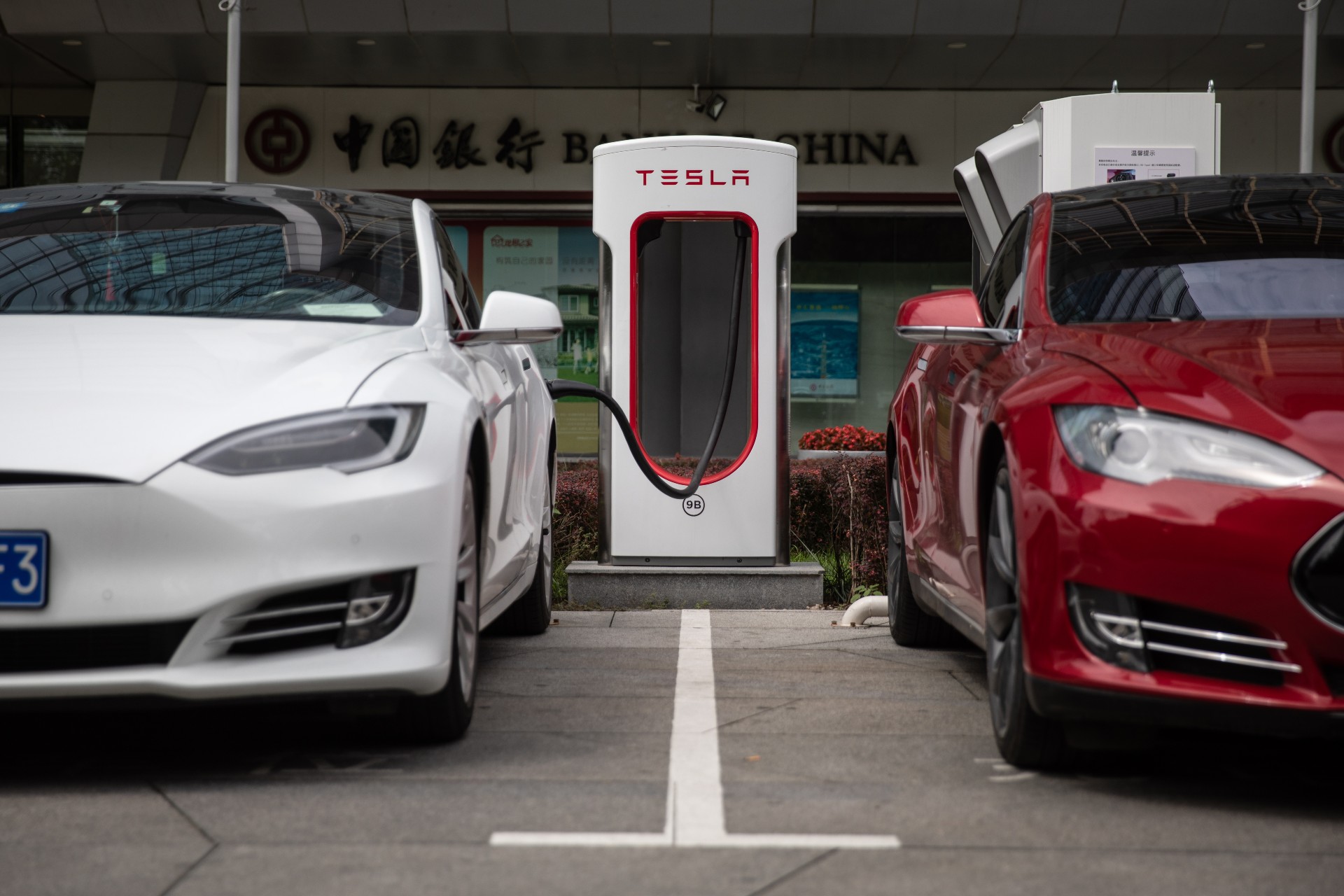 Πρόστιμο – μαμούθ στην Tesla για ελαττωματική μπαταρία
