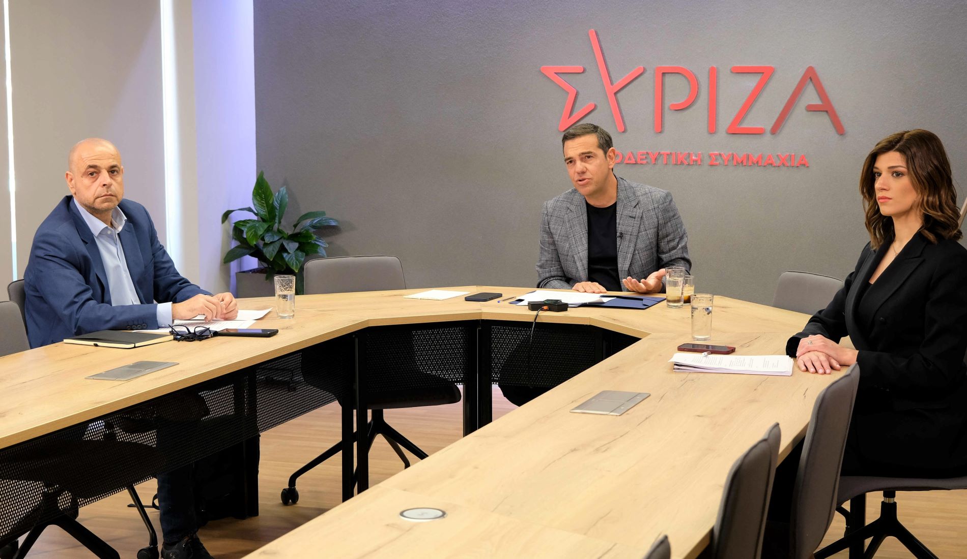 ΣΥΡΙΖΑ: Έκτακτη συνάντηση με τον νέο διοικητή της ΕΥΠ