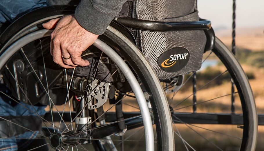 Αναπηρικό αμαξίδιο @Pixabay