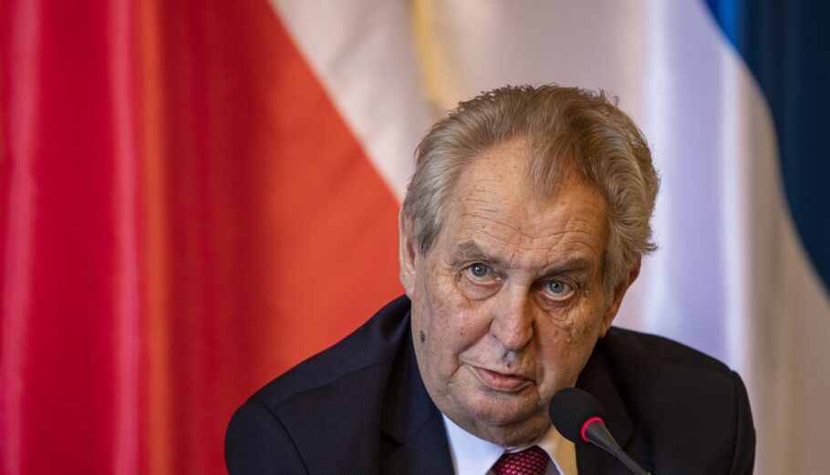 Ο Πρόεδρος της Τσεχίας Μίλος Ζέμαν © EPA/MARTIN DIVISEK