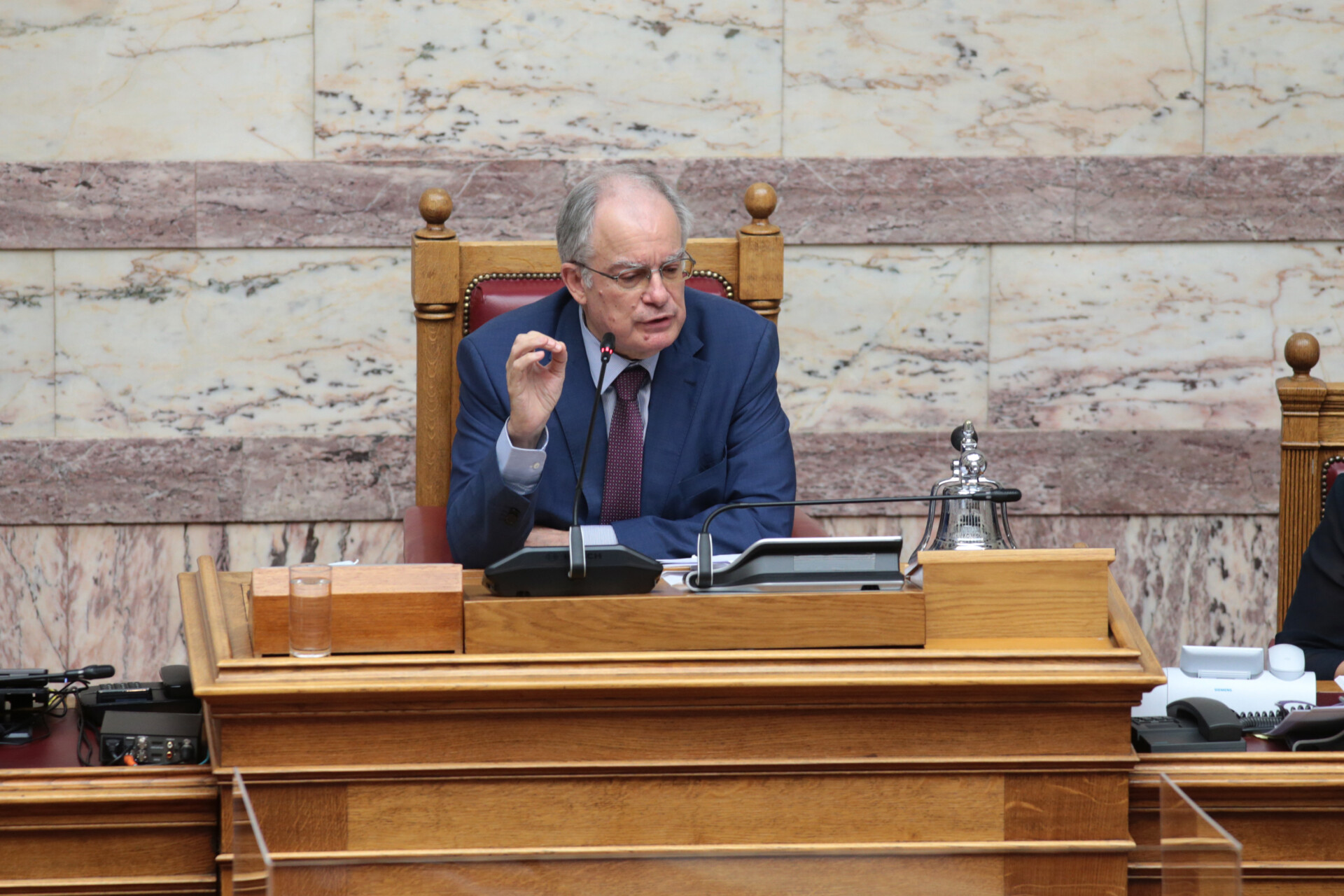 Βουλή: Συνάντηση Τασούλα με τον Πιερ Μοσκοβισί