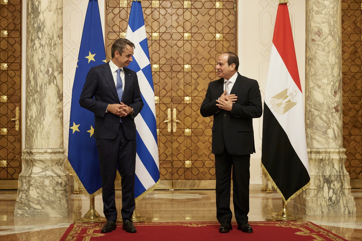 Ο πρωθυπουργός Κυριάκος Μητσοτάκης και ο πρόεδρος της Αιγύπτου Αμπντέλ Φατάχ Αλ Σίσι © ΑΠΕ ΜΠΕ/ΓΡΑΦΕΙΟ ΤΥΠΟΥ ΠΡΩΘΥΠΟΥΡΓΟΥ/ΔΗΜΗΤΡΗΣ ΠΑΠΑΜΗΤΣΟΣ