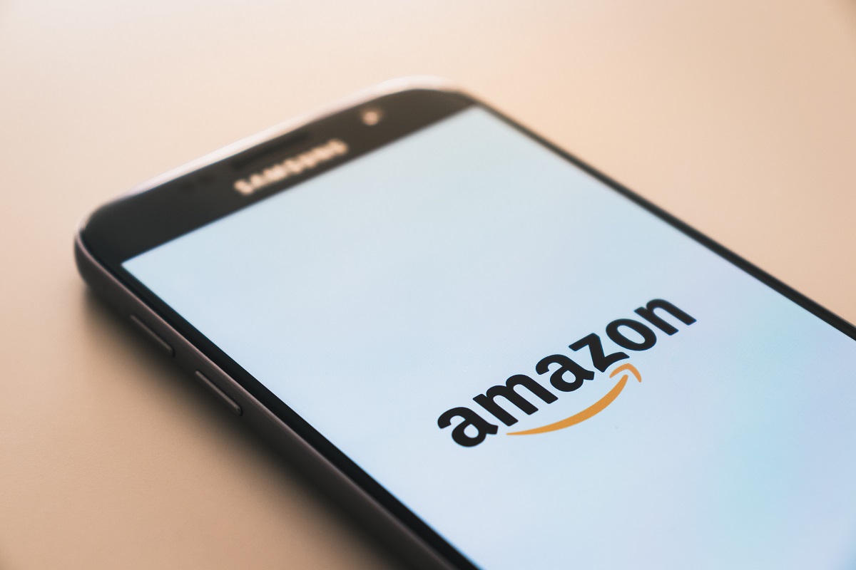 Amazon: Έβαλε λουκέτο στο ηλεκτρονικό της κατάστημα fabric.com
