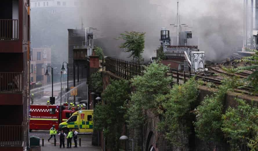 Βρετανία: Μεγάλη φωτιά σε εξέλιξη στο νότιο Λονδίνο
