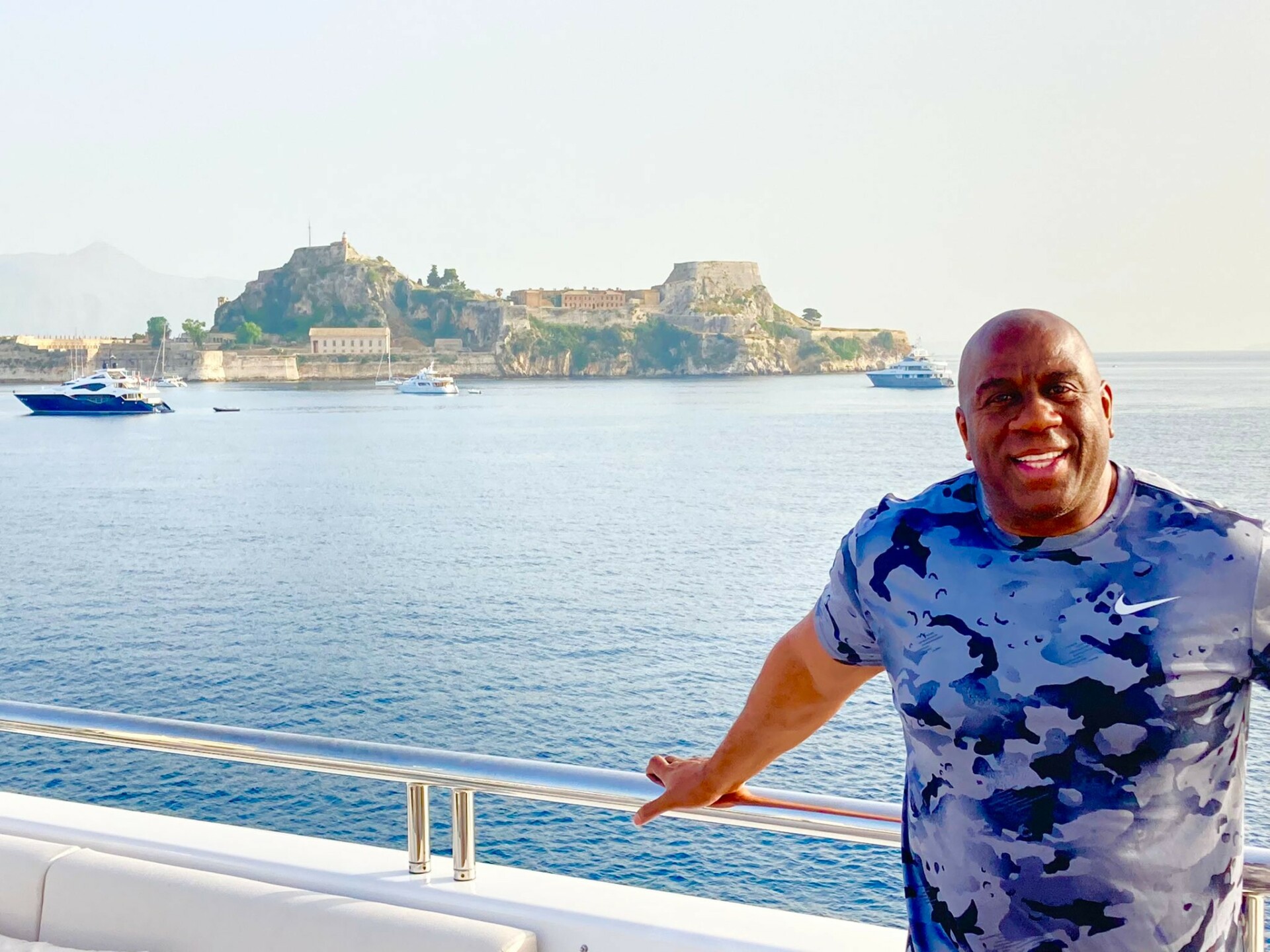 Στο Ιόνιο με super yacht ο Μάτζικ Τζόνσον © twitter.com/MagicJohnson