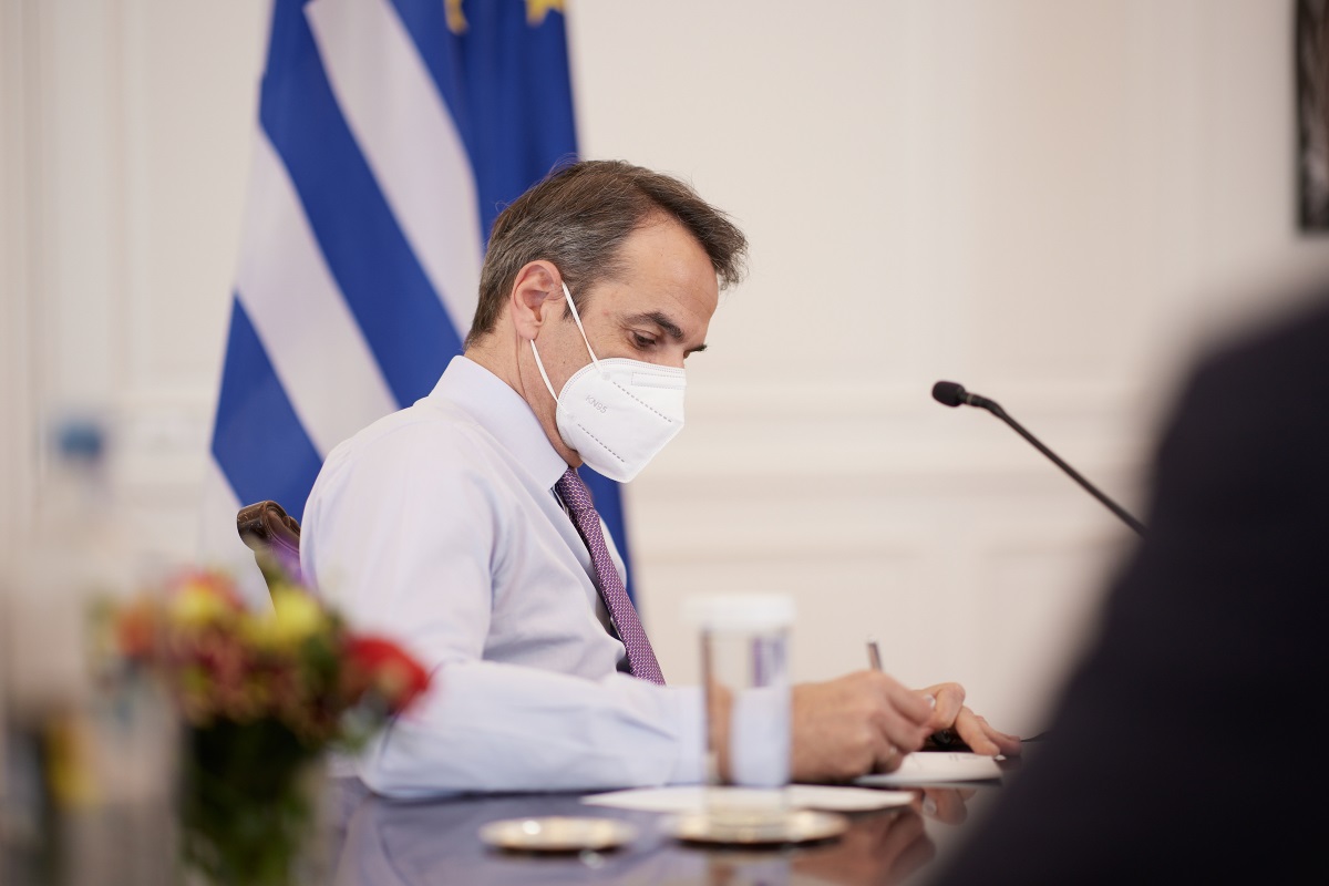 Οι σκέψεις Μητσοτάκη για άμεσο ανασχηματισμό, οι κινήσεις Σουρέτη στα αιολικά και μια νέα εφημερίδα