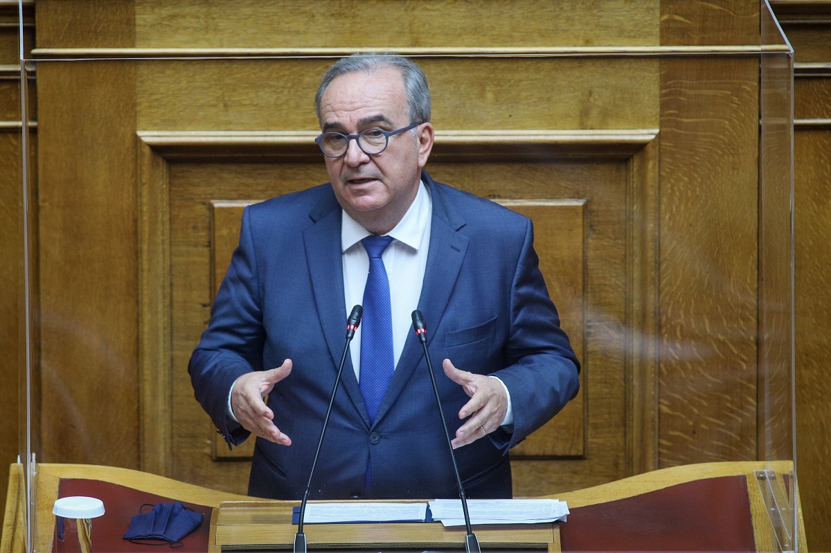 Παπαθανάσης: Στηρίζουμε όποια επιχείρηση παραμένει κλειστή