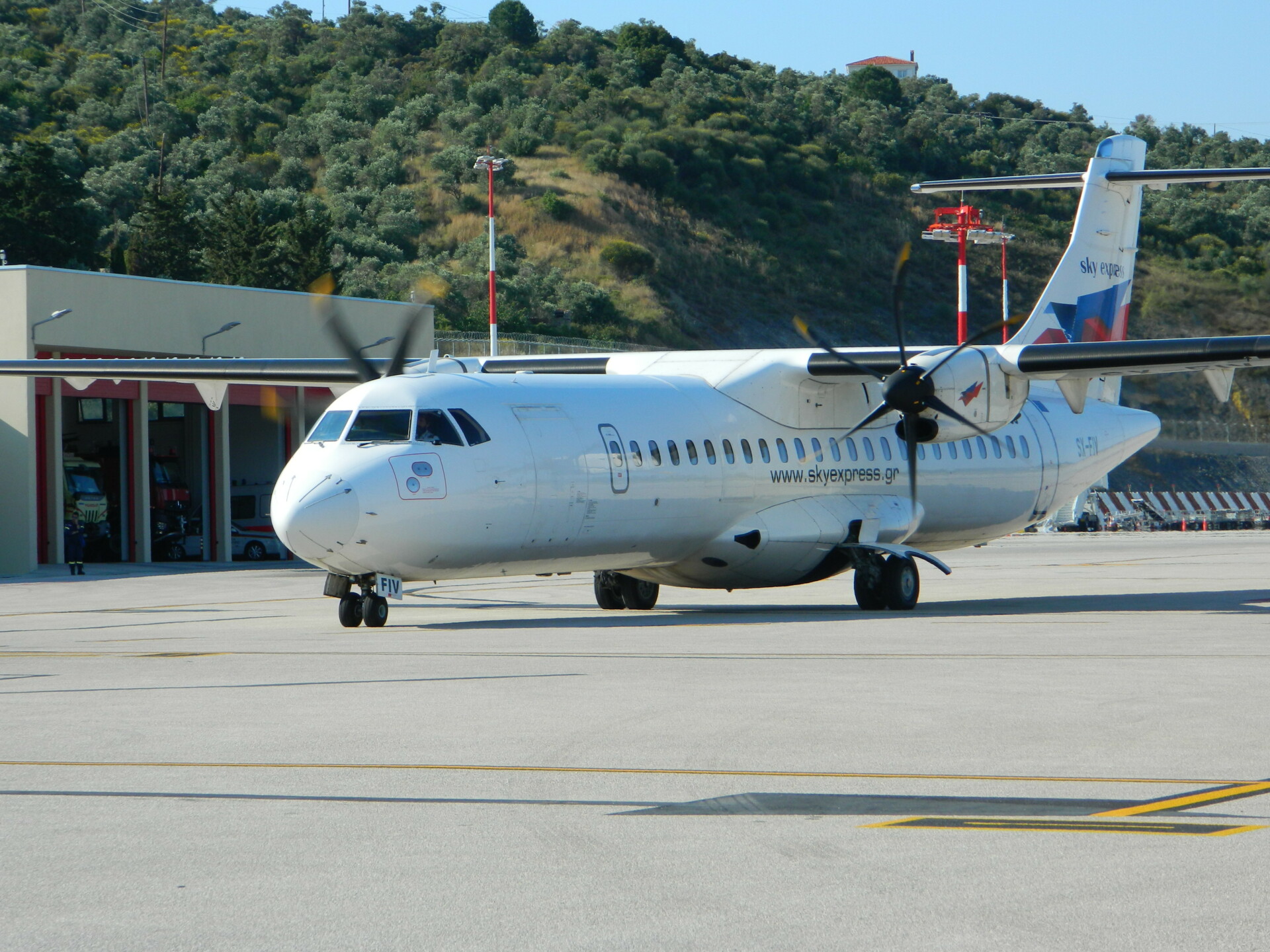 SKY Express: Απευθείας πτήσεις από Αυστρία προς Σκιάθο-Πάρο-Νάξο