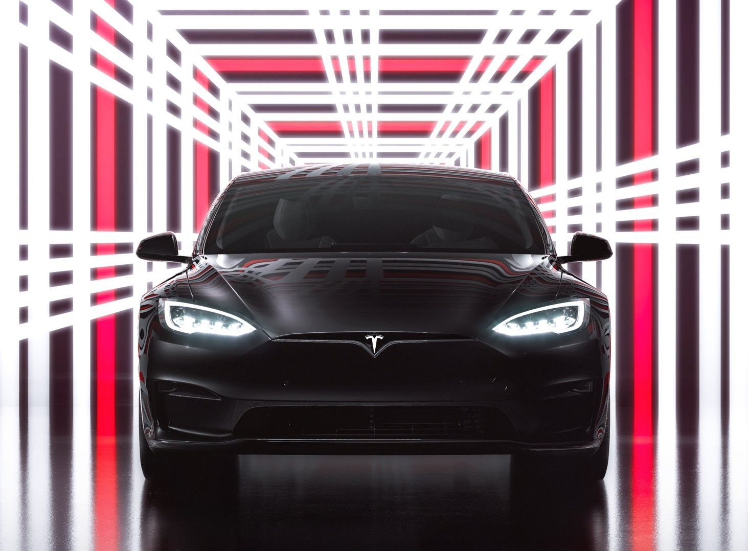 Tesla S Plaid: Η αντεπίθεση του Μασκ απέναντι σε Mercedes και Porsche