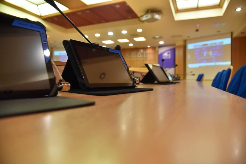 ΚΕΔΕ: Ζητά έκτακτη σύσκεψη για την αντιμετώπιση της μετάλλαξης Δέλτα