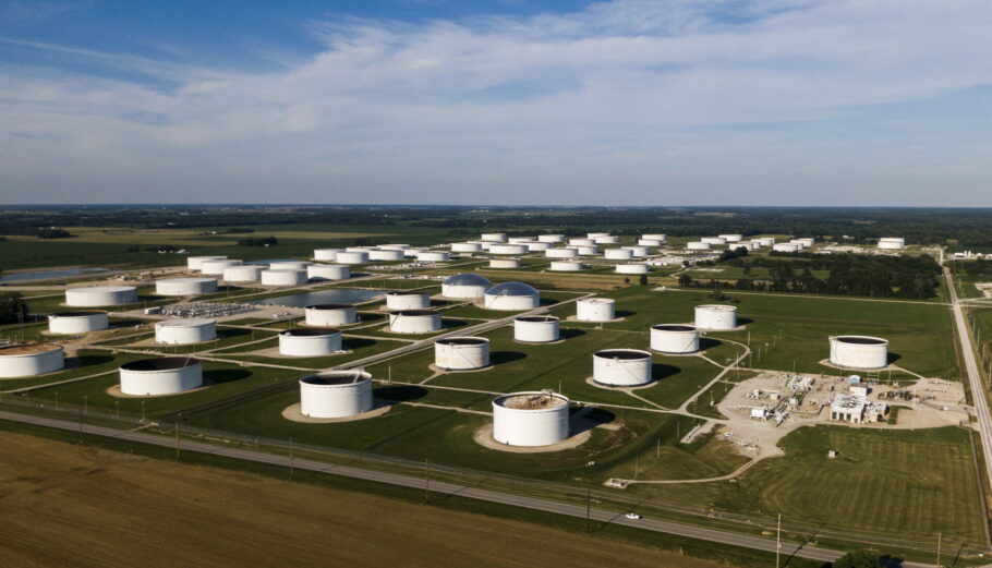 Δεξαμενής αποθήκευσης στο Ιλινόις που προμηθεύει πετρέλαιο σε διυλιστήρια της BP © EPA/TANNEN MAURY