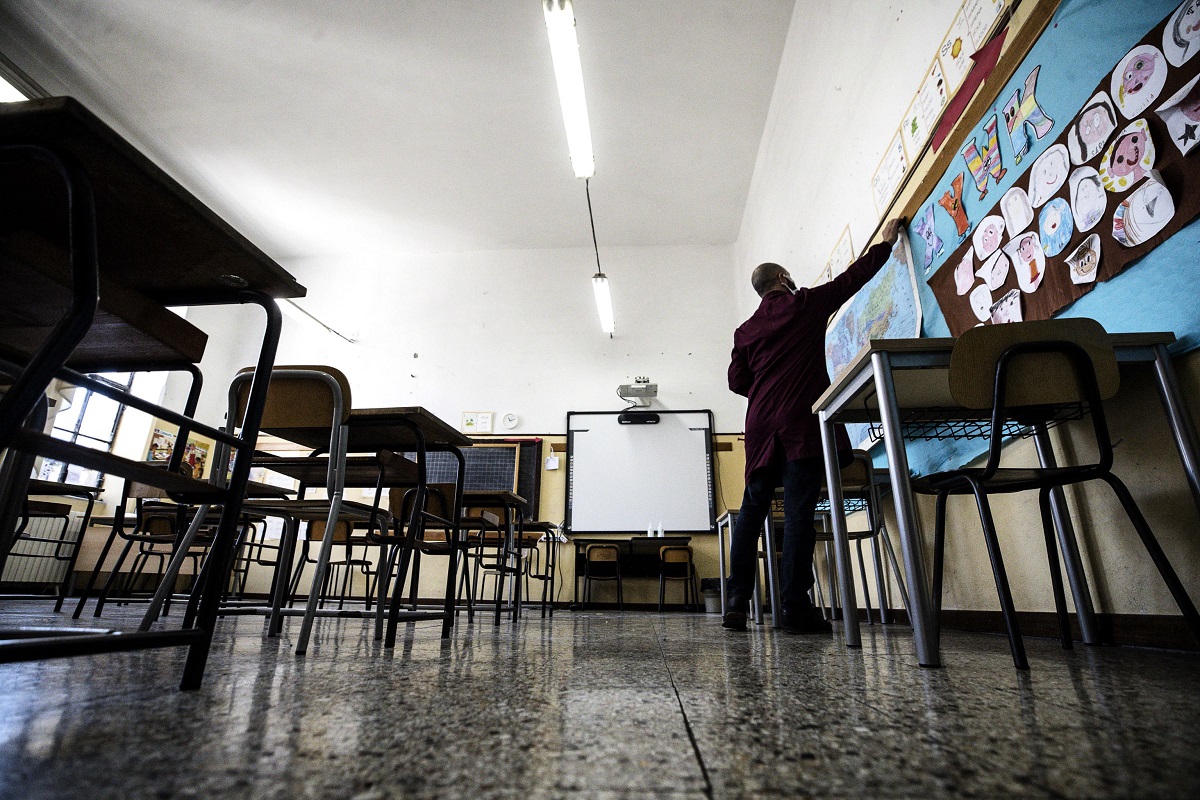 Ιταλία: Οι λυκειάρχες ζητούν τον υποχρεωτικό εμβολιασμό εκπαιδευτικών