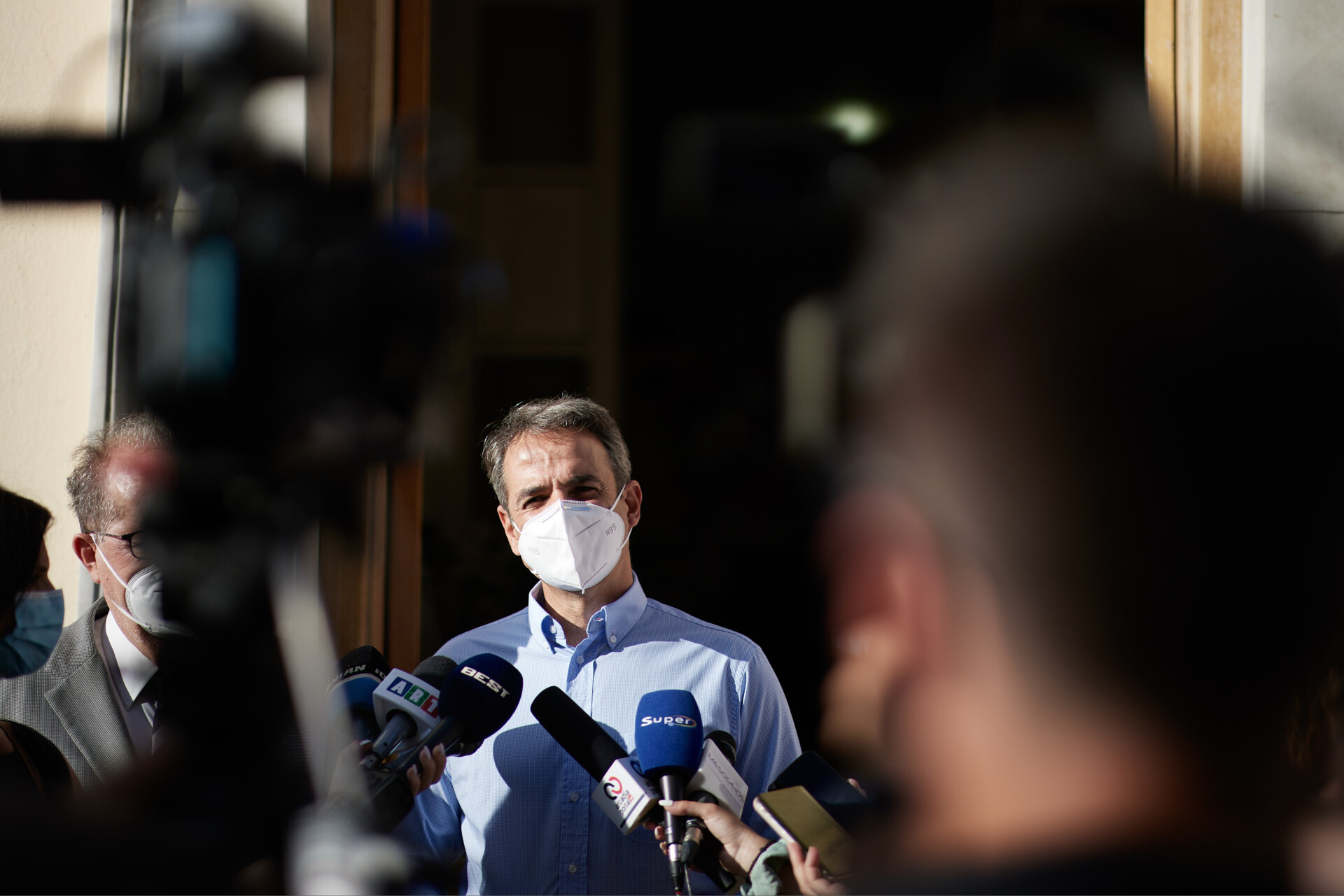 Μητσοτάκης: Οι Έλληνες είτε θα εμβολιαστούν, είτε θα αρρωστήσουν