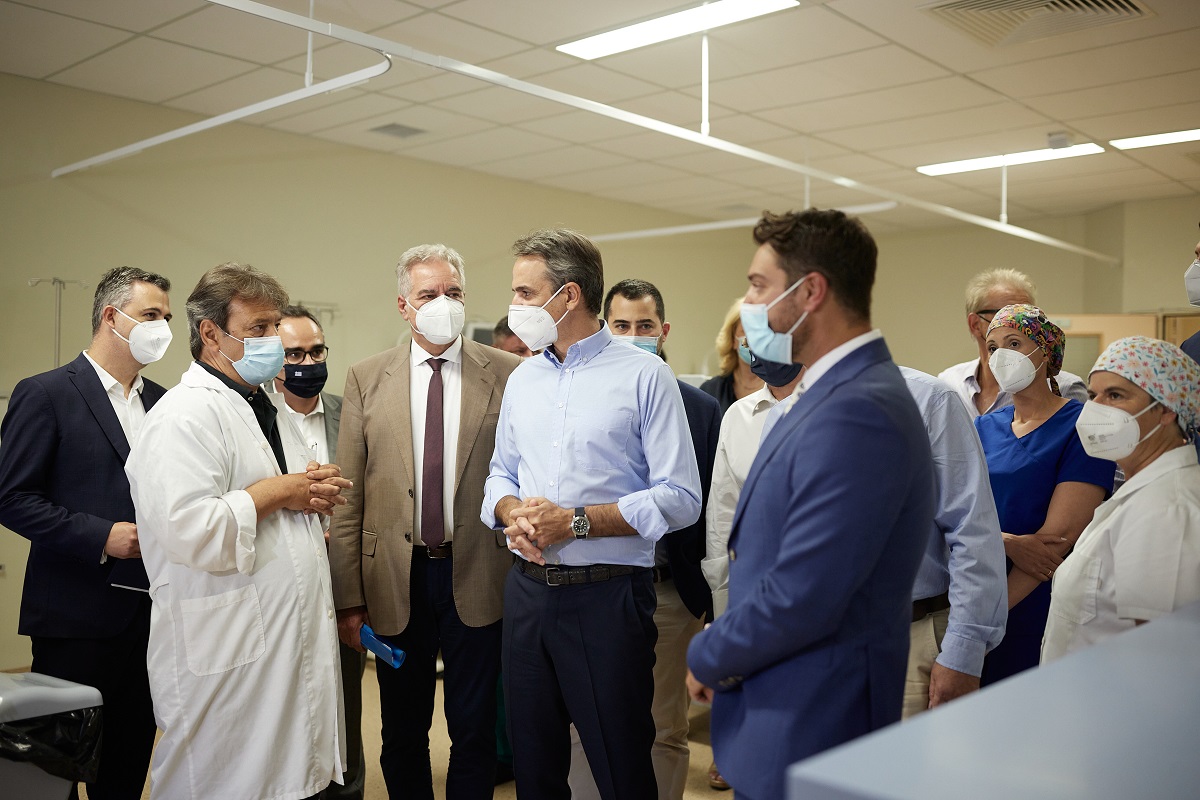 Μητσοτάκης: Κίνητρα σε γιατρούς και φαρμακοποιούς για ραντεβού