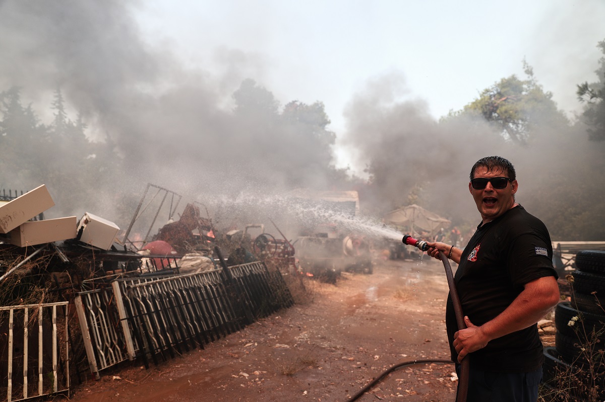 Ποινική δίωξη σε βάρος του μελισσοκόμου για την πυρκαγιά στην Σταμάτα