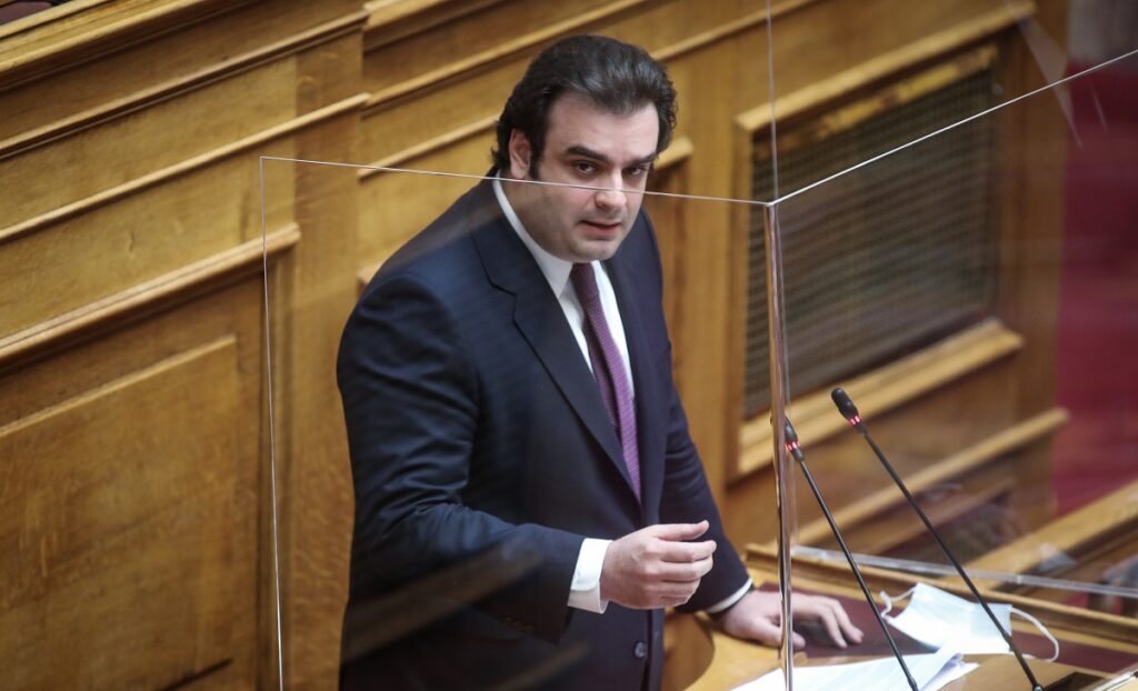 Χειρουργήθηκε στο πόδι ο Κυριάκος Πιερρακάκης