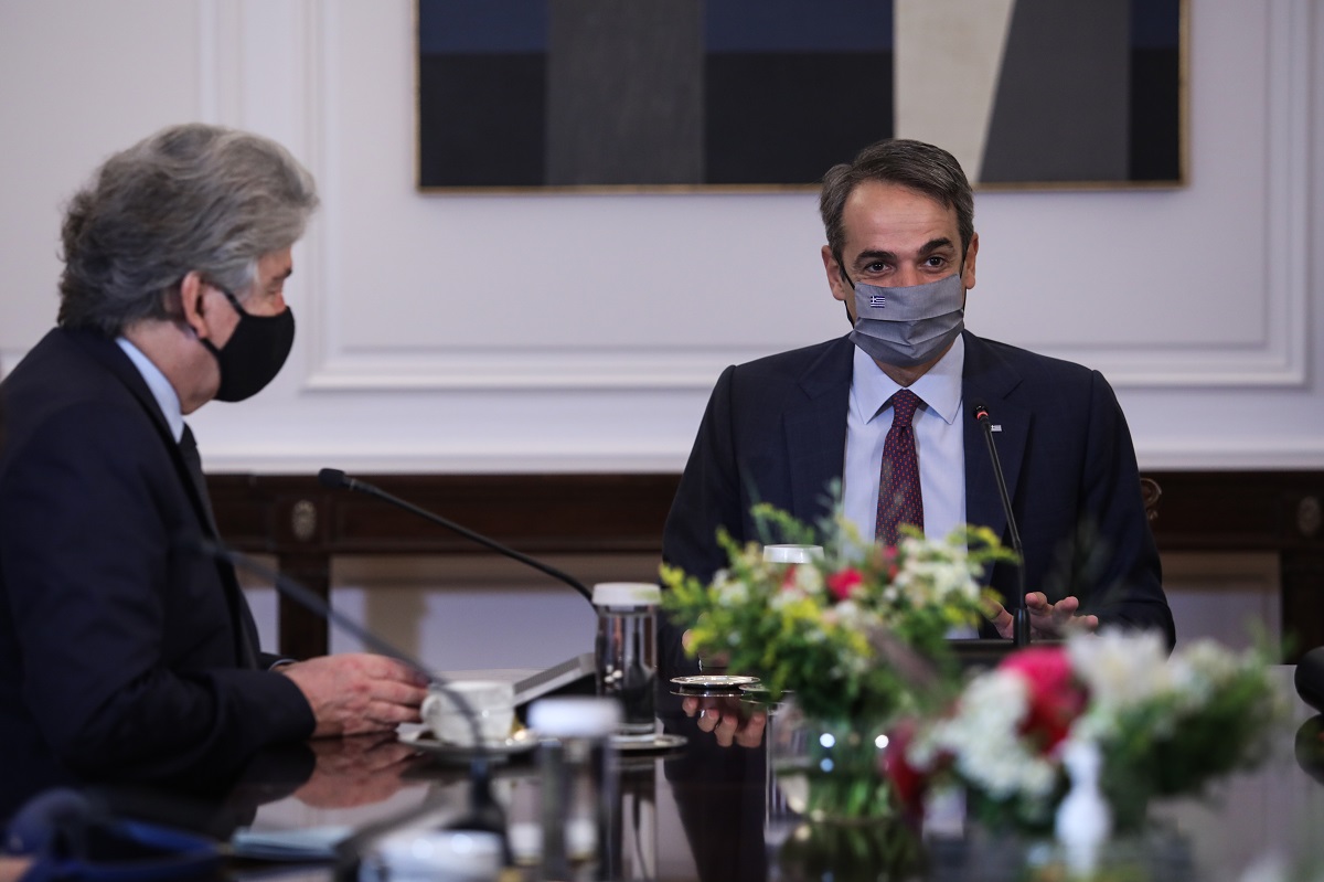 Μητσοτάκης: H πρόκληση είναι να πείσουμε τους πολίτες να εμβολιαστούν