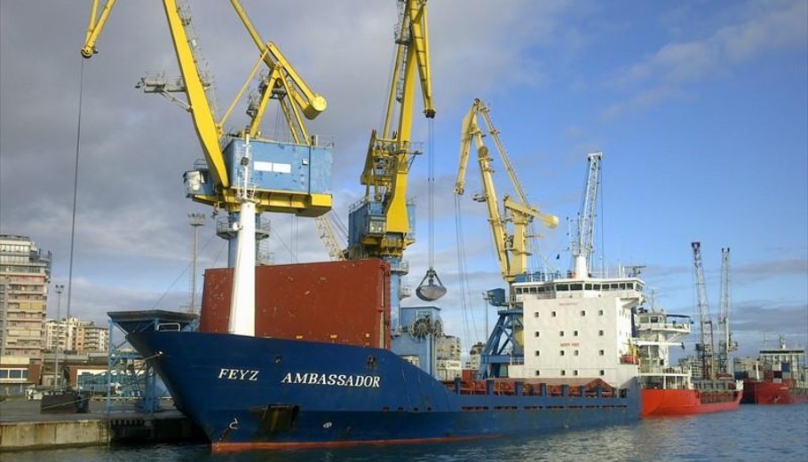 Κύθηρα: Πρόσκρουση φορτηγού πλοίου σε βραχονησίδα