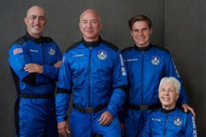 Η Blue Origin του Μπέζος αποτιμάται στα 130 δισ. δολάρια – Η μεγάλη αντεπίθεση απέναντι στη SpaceX