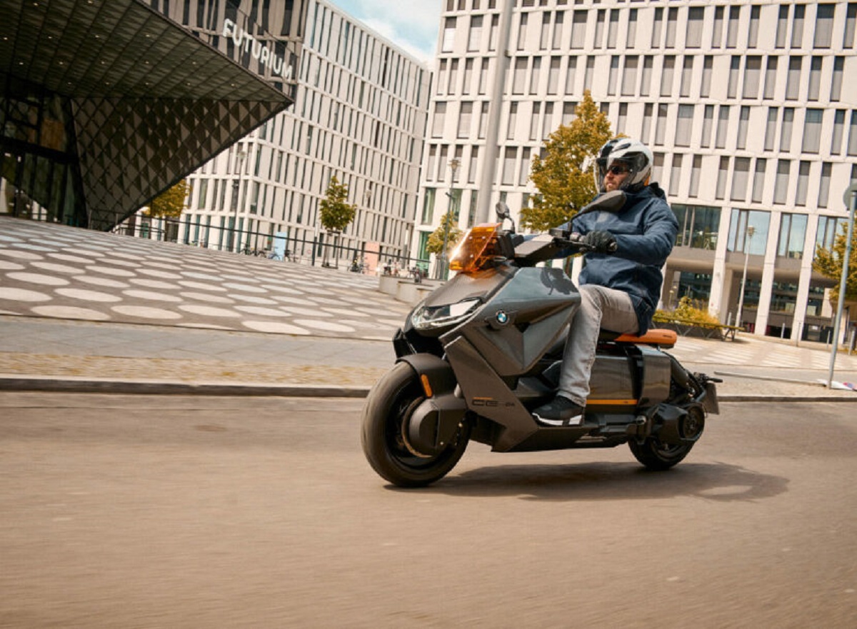 Η BMW μπαίνει στο… χορό των ηλεκτρικών scooter