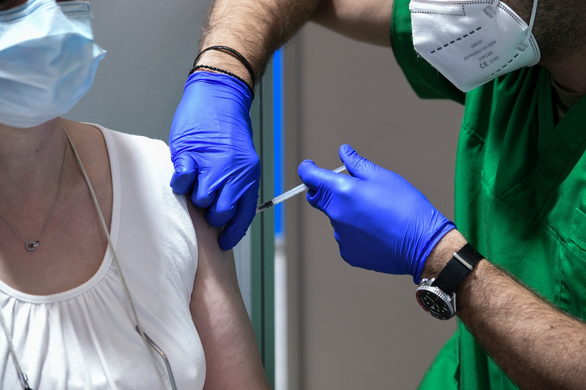 Πότε ανοίγει η πλατφόρμα για την 4η δόση εμβολίου – Ποιους αφορά