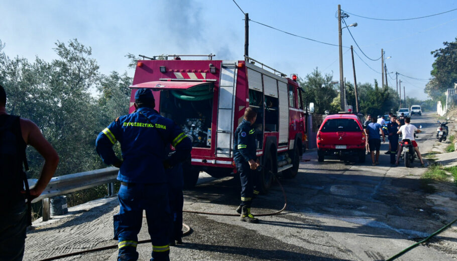 Επικίνδυνη φωτιά στη Λίμνη της Ευβοίας ©EUROKINISSI