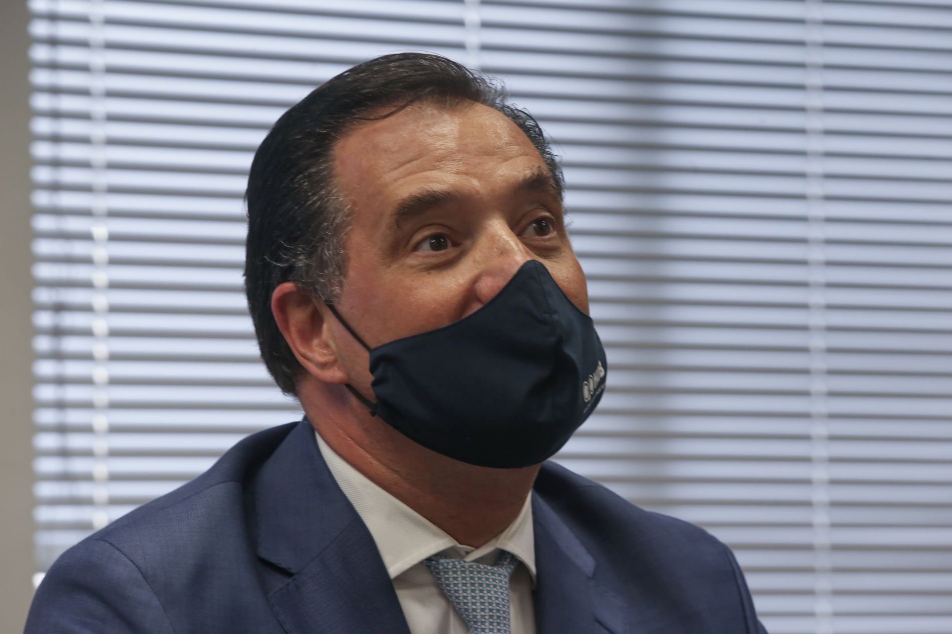 Το δείπνο του Άδωνι με μενού… Χόλιγουντ, ο πόλεμος για τα καύσιμα και οι τίτλοι τέλους για το Village