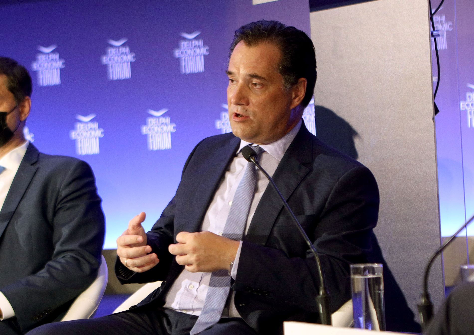 Οι αυταπάτες, το εμβόλιo ΣΥΡΙΖΑ και η αλλαγής στάσης για το Ελληνικό