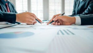 Πώς οι ελληνικές τράπεζες έσβησαν τα κόκκινα δάνεια