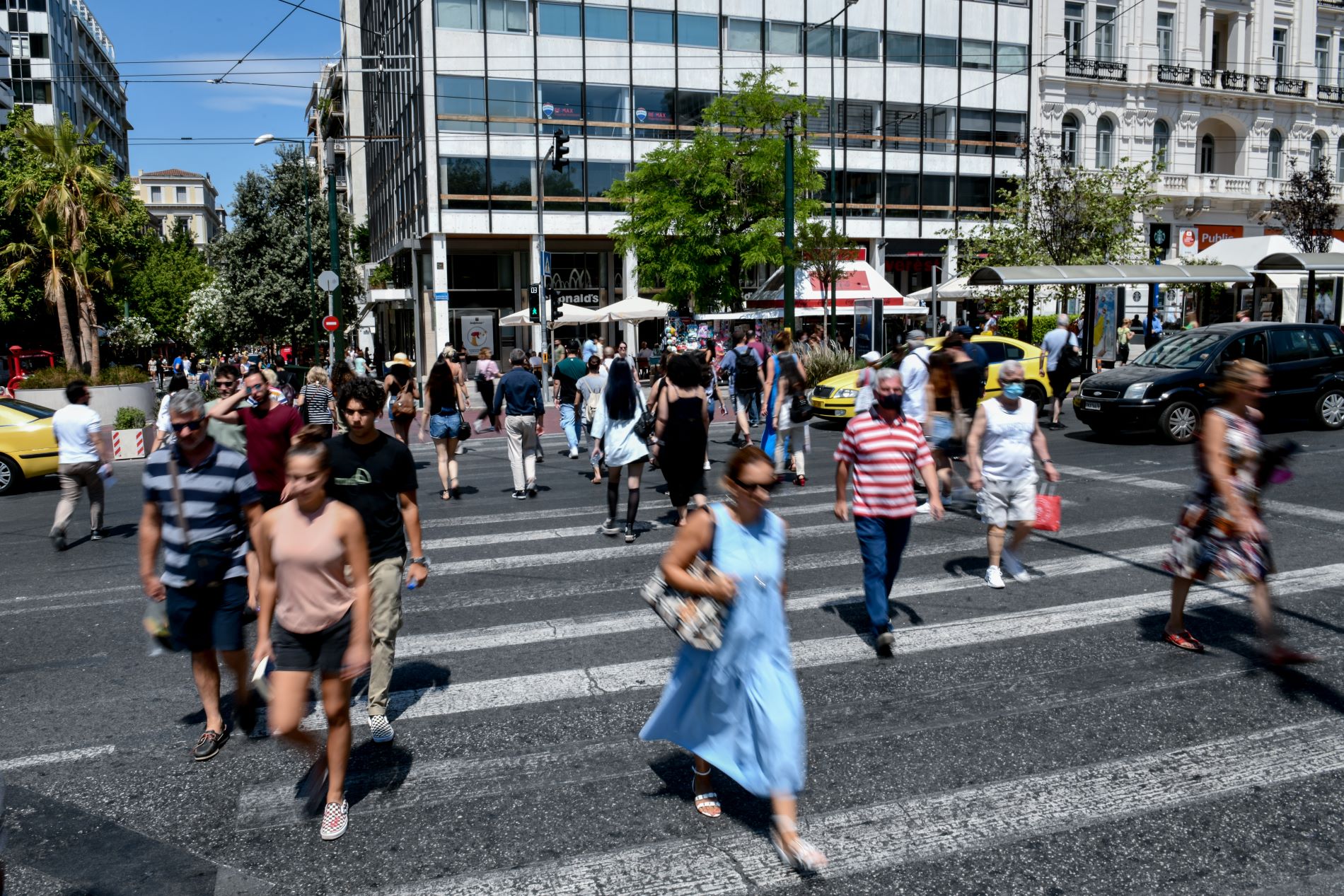 Ευρωβαρόμετρο: Το 67% των Ελλήνων πιστεύει στο Ταμείο Ανάκαμψης