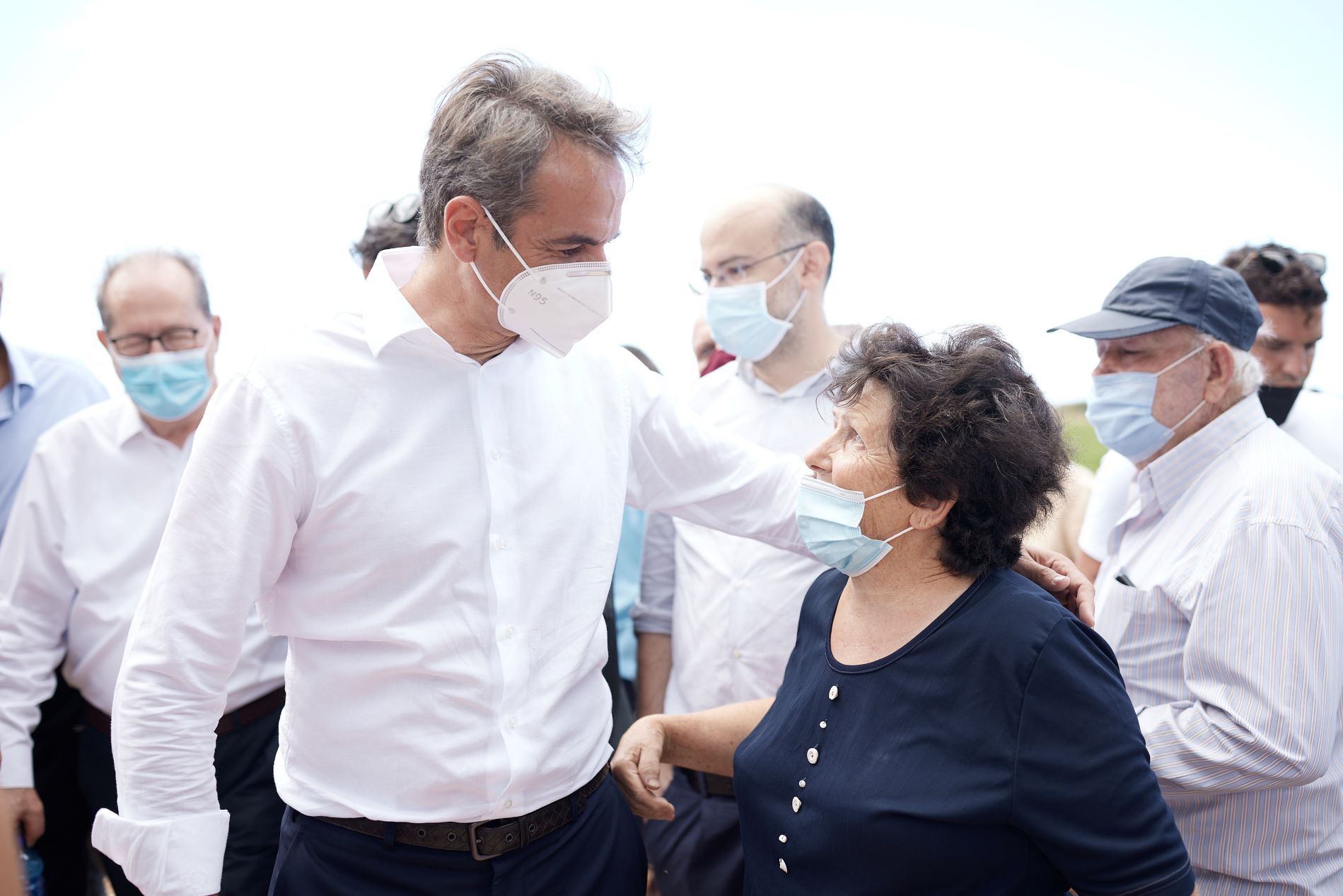To door to door του πρωθυπουργού και οι «φουρτούνες» στις φρεγάτες