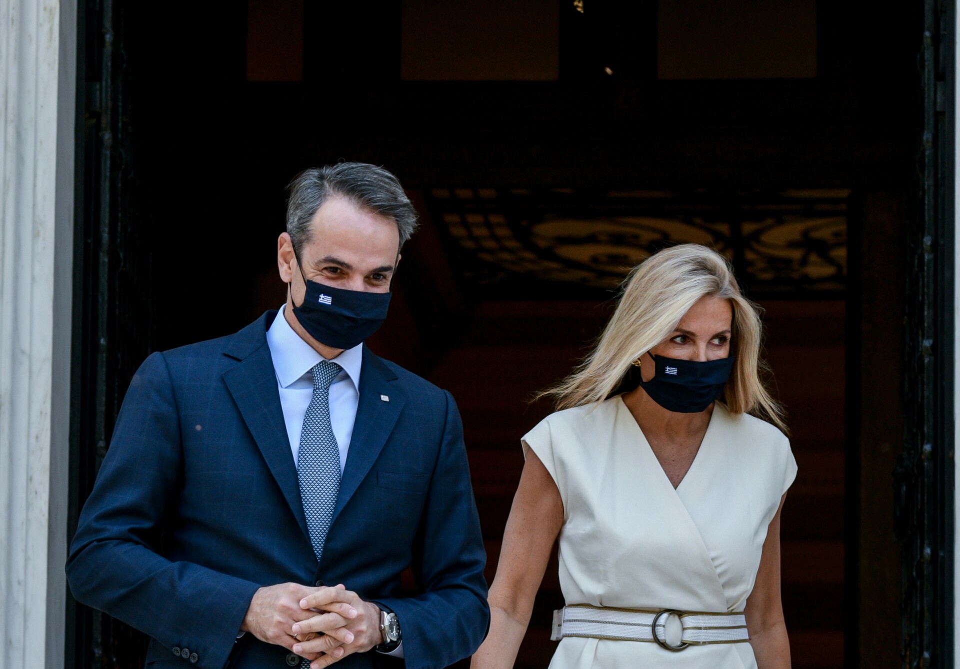 Ο πρωθυπουργός με τη σύζυγό του @Eurokinissi