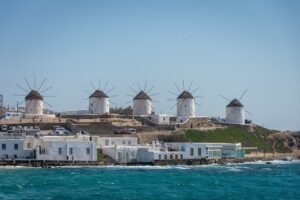 Τα τρία ελληνικά νησιά που πλήρωσαν ακριβά την υπερδόμηση και τις ακραίες τιμές