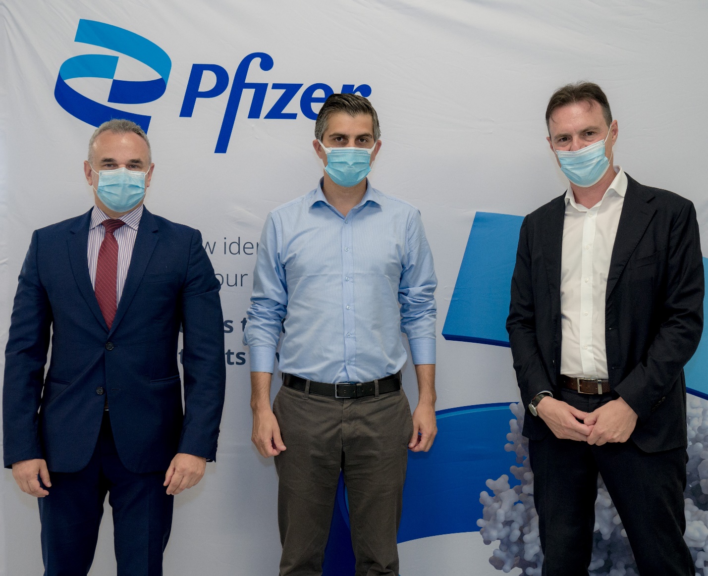 Στις εγκαταστάσεις της Pfizer στη Θεσσαλονίκη ο Χρίστος Δήμας