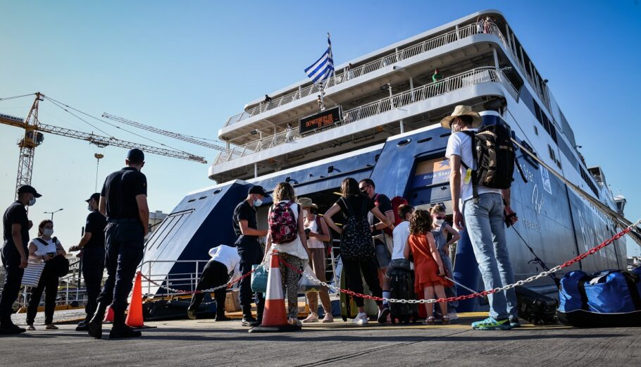 Επιβάτες. πλοία ©EUROKINISSI