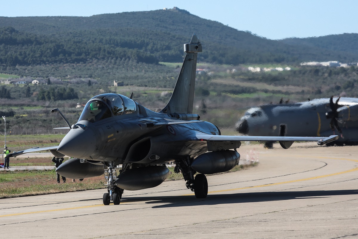 Παραδίδεται το πρώτο Rafale από τη Γαλλία στην Ελλάδα