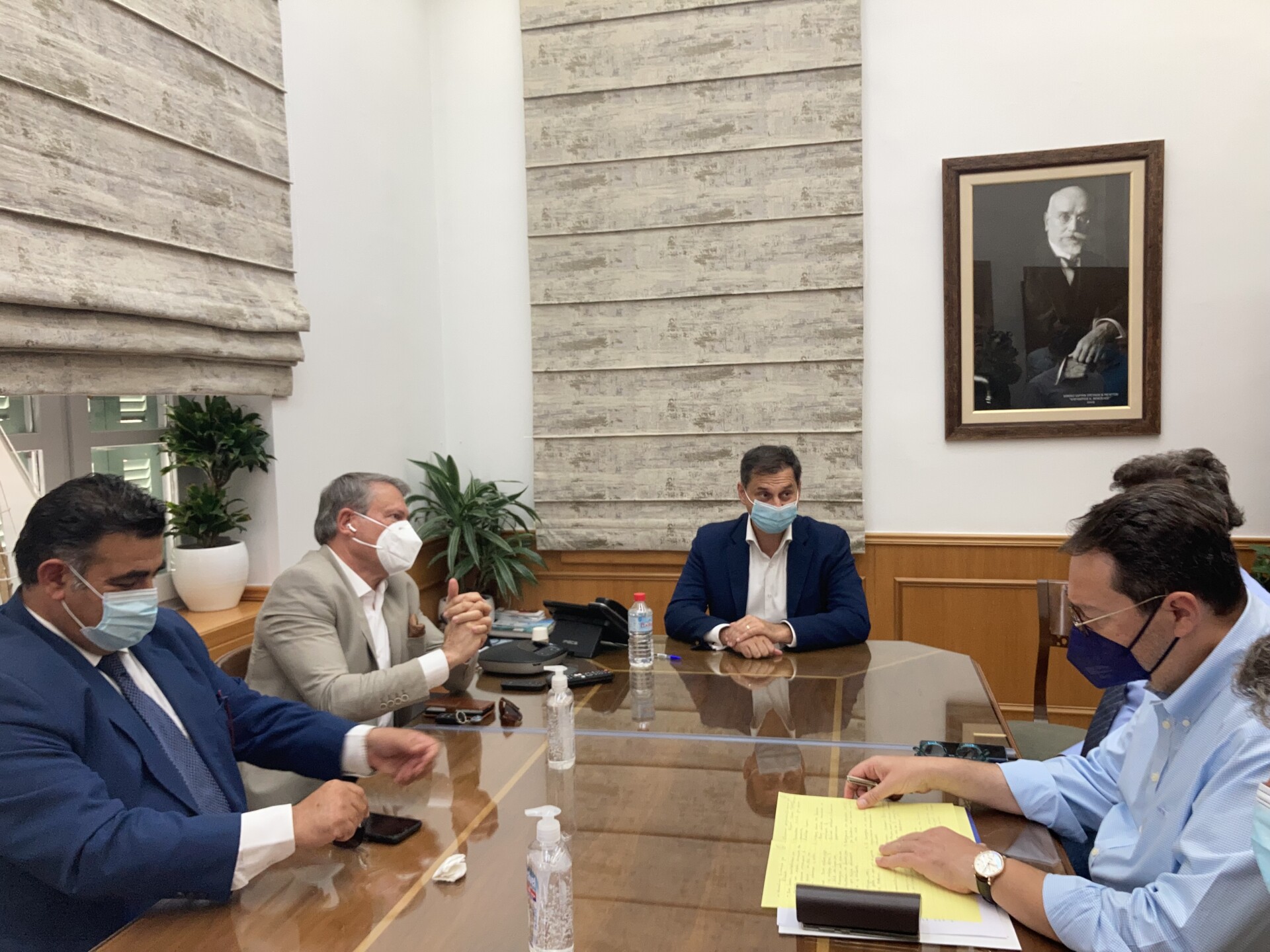 Θεοχάρης: O εμβολιασμός το μόνο όπλο για να μείνει ακμαίος ο τουρισμός