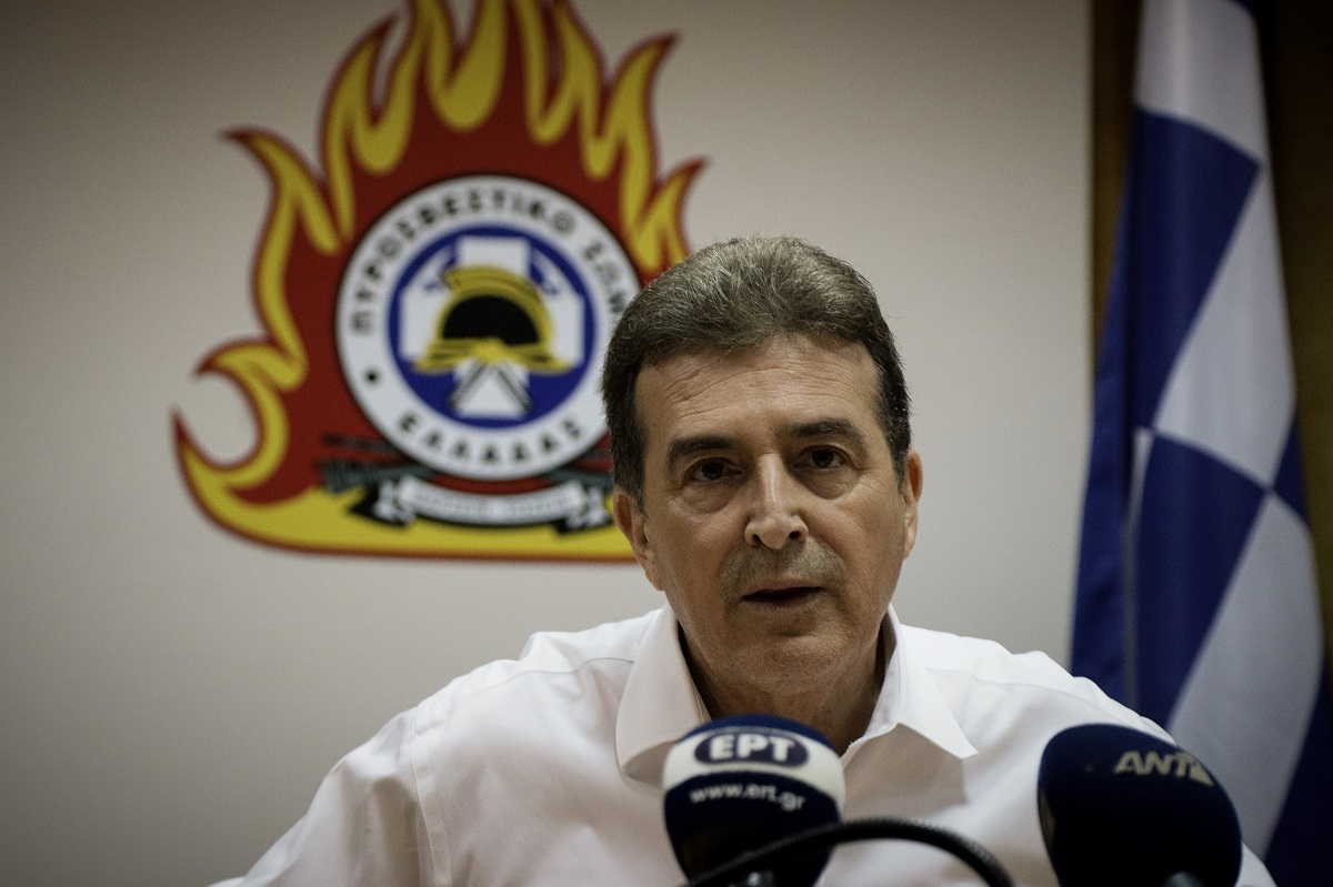 Χρυσοχοΐδης για Αχαΐα: Μάχη με τις φλόγες υπό αντίξοες συνθήκες