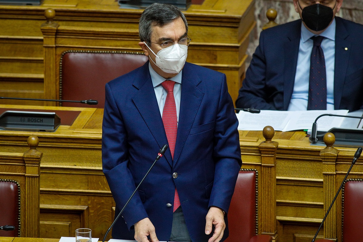 Βουλή: Έκρηξη περιστατικών ενδοοικογενειακής βίας  – Τα 5.413 άγγιξαν το 2020 