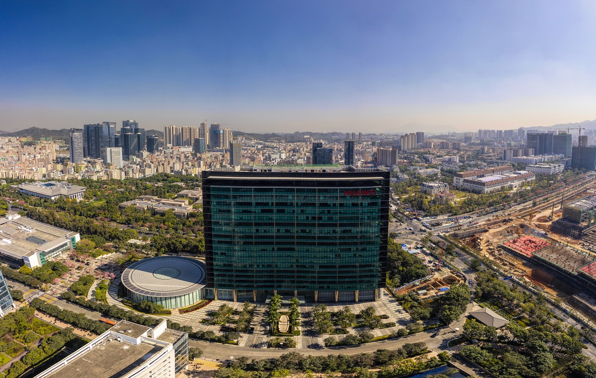Huawei: Συνεργάζεται ξανά με αμερικανικές εταιρείες