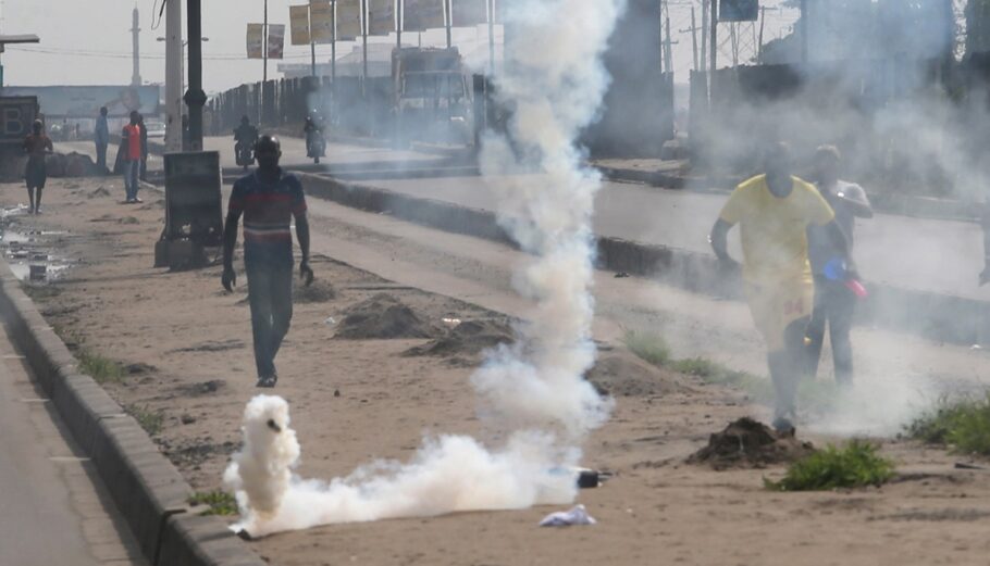 Τουλάχιστον 22 νεκροί σε επίθεση στα κεντρικά της Νιγηρίας ©EPA/AKINTUNDE AKINLEYE